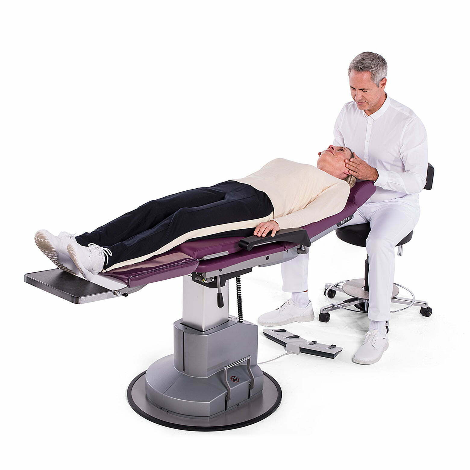 Medseat elektrisk justerbar behandlingsstol og undersøgelsesstol fra Greiner hos Alcyon
