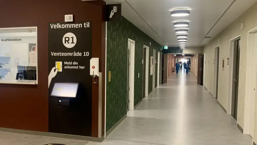 Behandlingsstole fra Alcyon i kunstprojektet Elphina i kræftklinikken på Gødstrup.